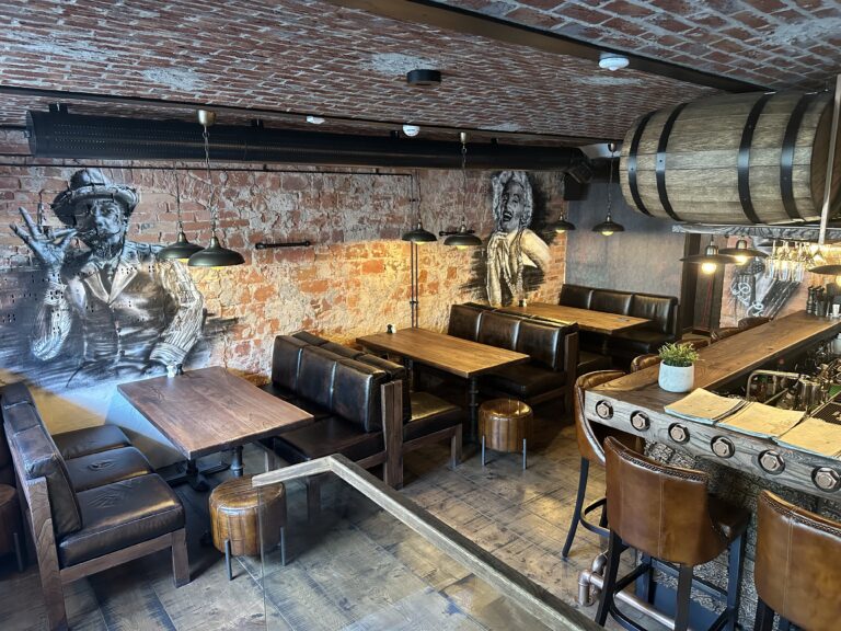 Restoran Chicote – restorani- ja baarimööbel – Avi Mööblivabrik