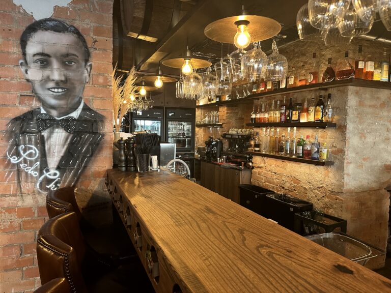 Restoran Chicote – restorani- ja baarimööbel – Avi Mööblivabrik